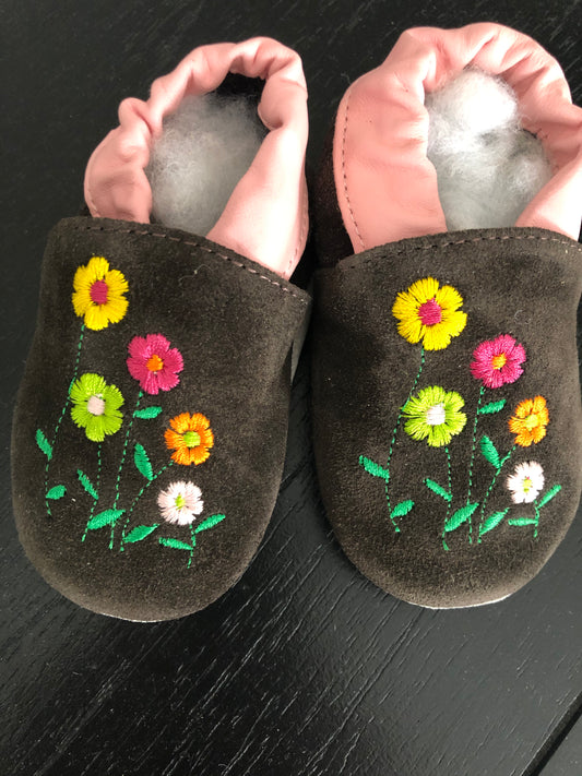 Soft Suede Baby Shoes Flower Field